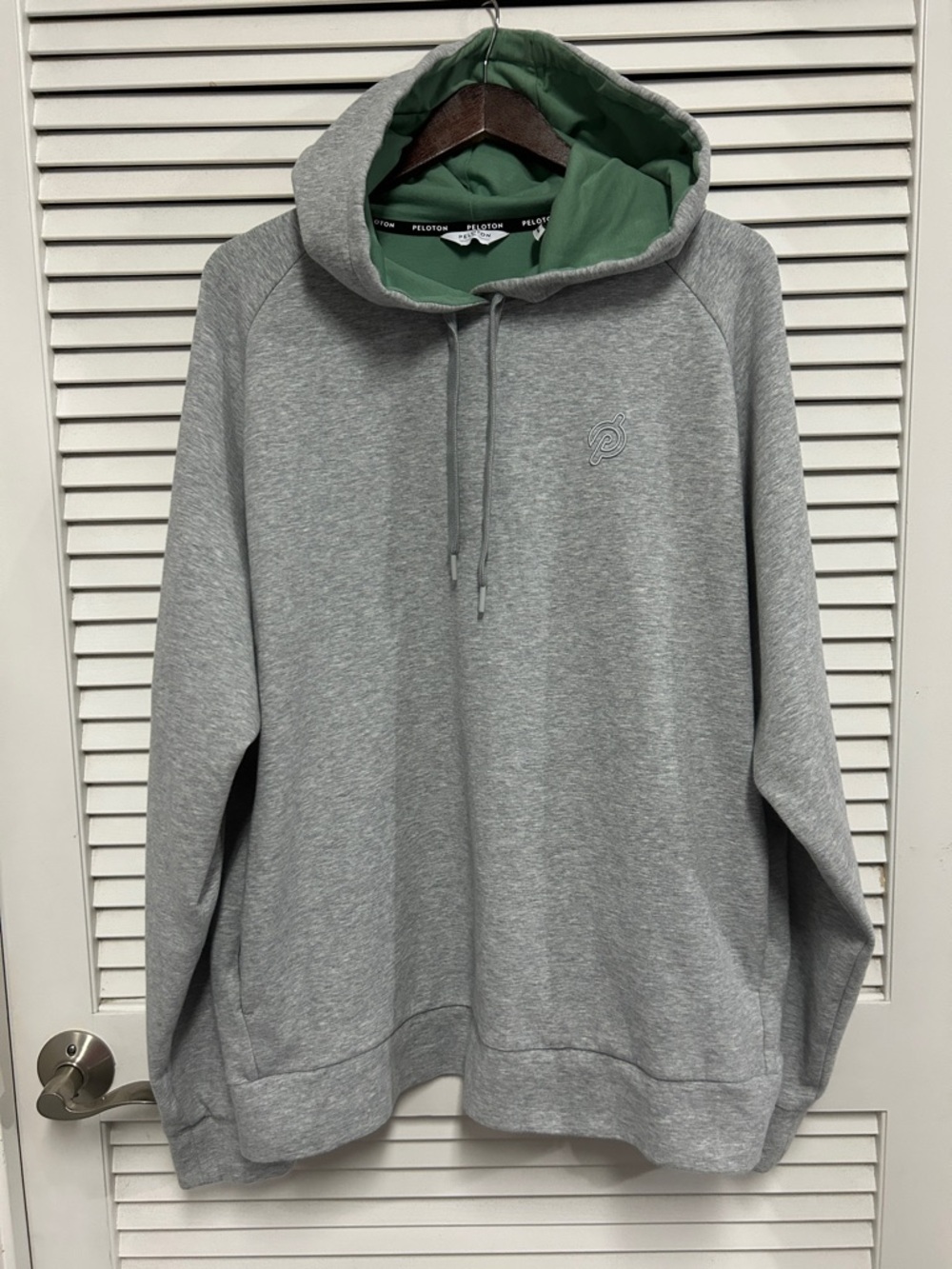 Peloton Men’s Gray Pullover with Green Hood Lining XL